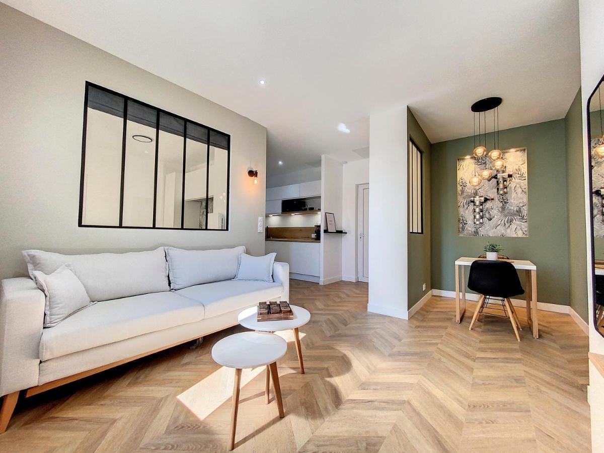 Appartchic - Appartement Standing - Plein Centre & Parking Prive Créon エクステリア 写真