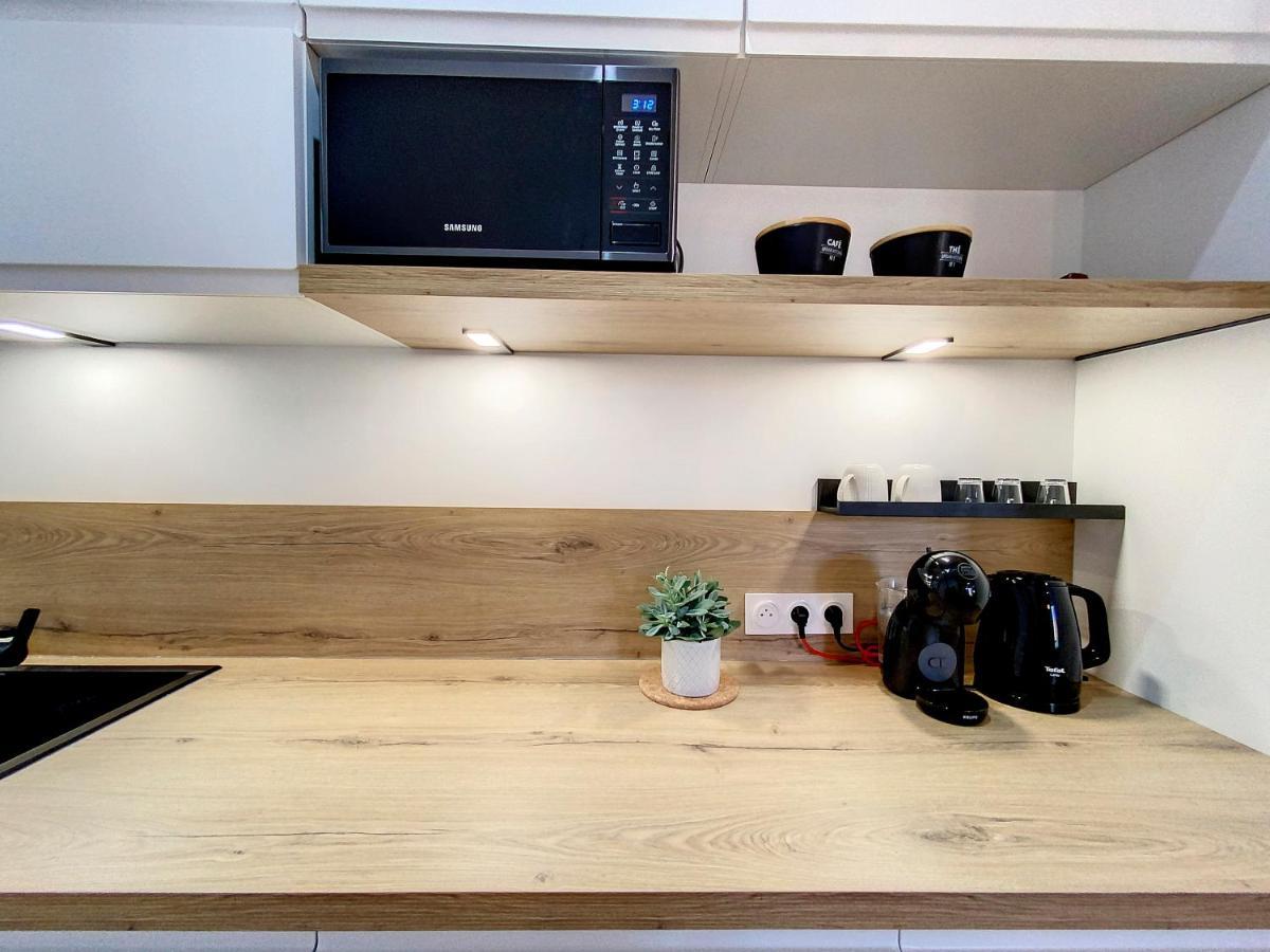 Appartchic - Appartement Standing - Plein Centre & Parking Prive Créon エクステリア 写真