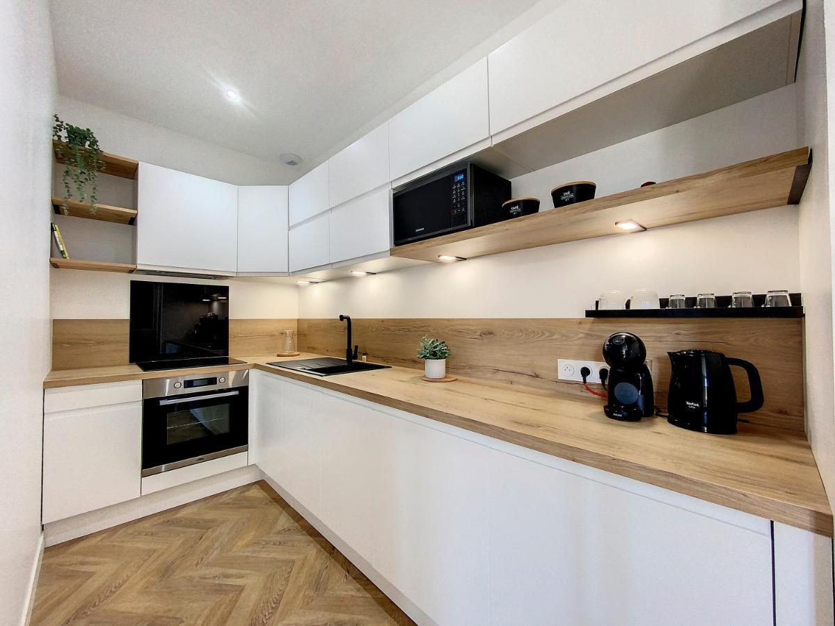 Appartchic - Appartement Standing - Plein Centre & Parking Prive Créon エクステリア 写真