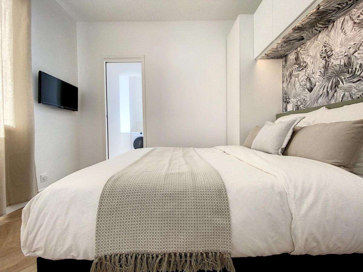 Appartchic - Appartement Standing - Plein Centre & Parking Prive Créon エクステリア 写真