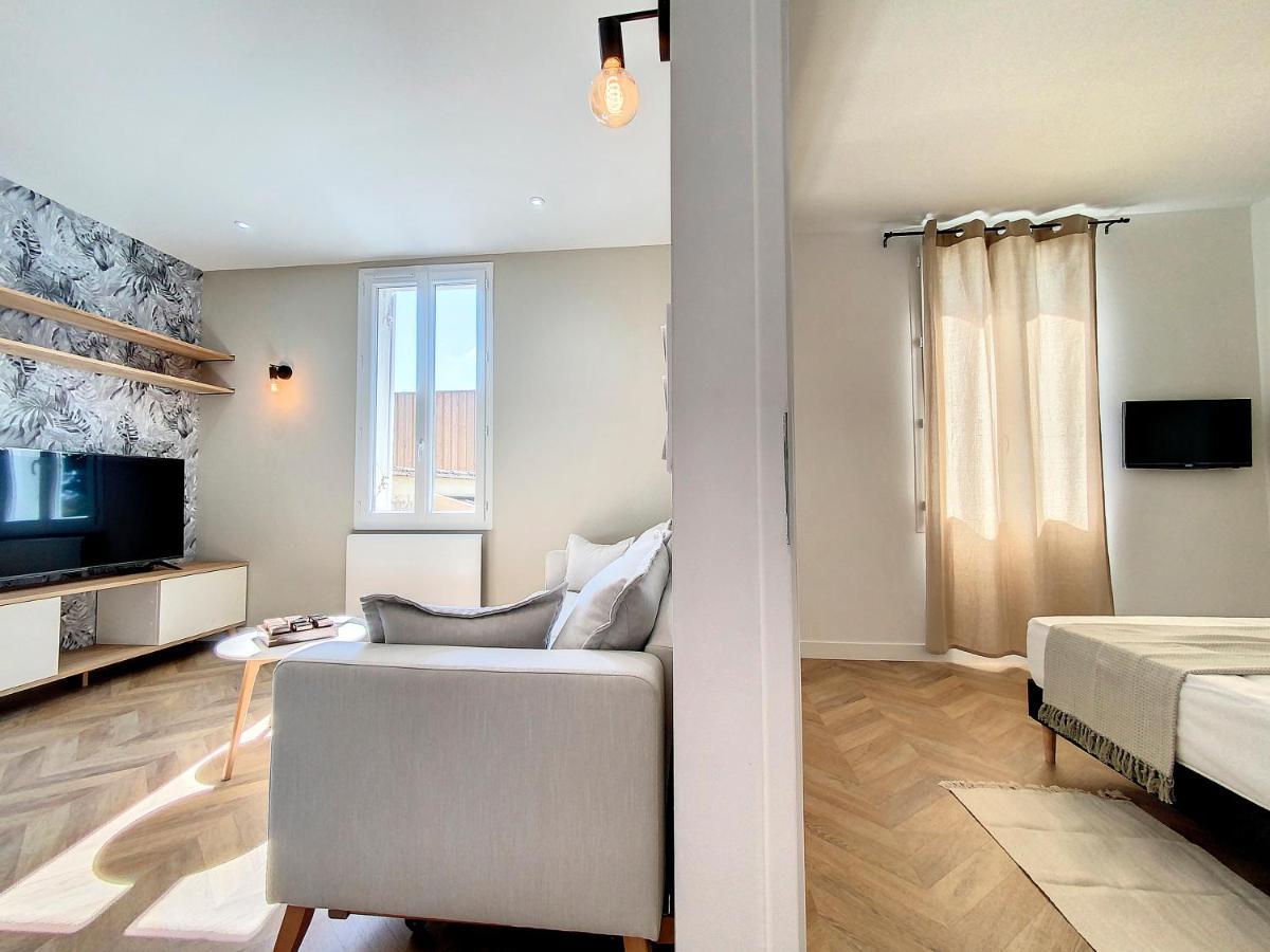 Appartchic - Appartement Standing - Plein Centre & Parking Prive Créon エクステリア 写真