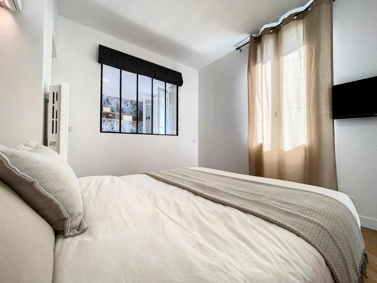 Appartchic - Appartement Standing - Plein Centre & Parking Prive Créon エクステリア 写真